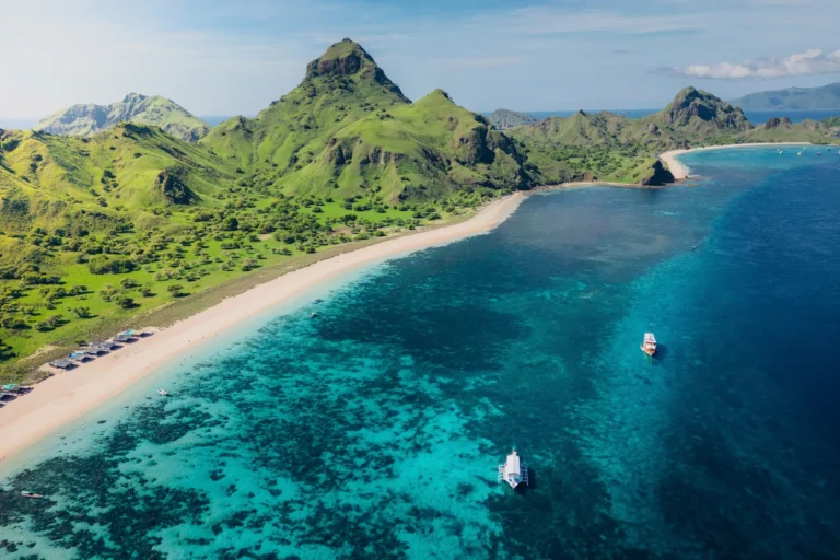7 Best Places to Visit in Komodo National Park